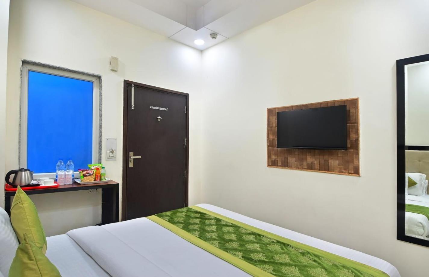Hotel Emporio View - New Delhi Railway Station - Paharganj מראה חיצוני תמונה