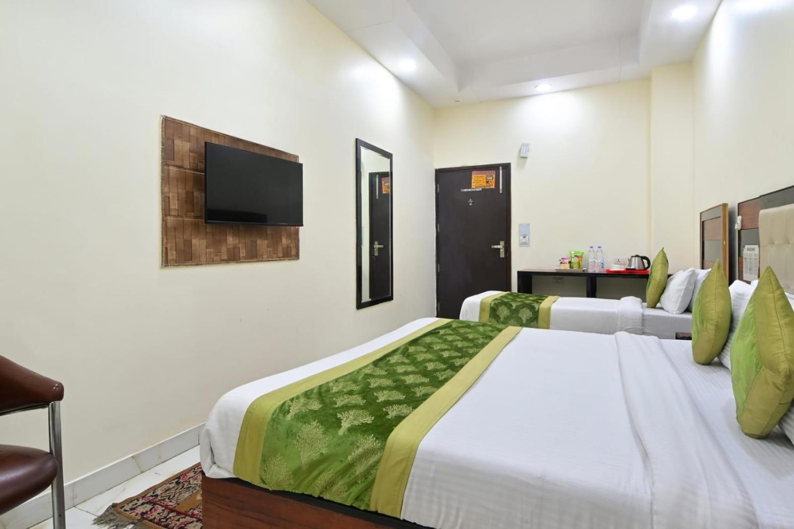 Hotel Emporio View - New Delhi Railway Station - Paharganj מראה חיצוני תמונה