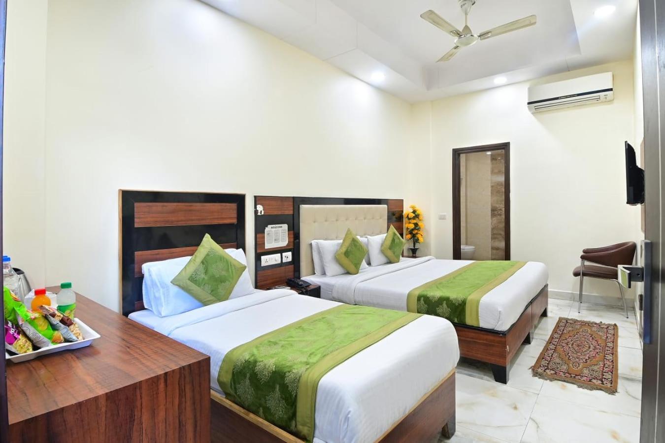 Hotel Emporio View - New Delhi Railway Station - Paharganj מראה חיצוני תמונה