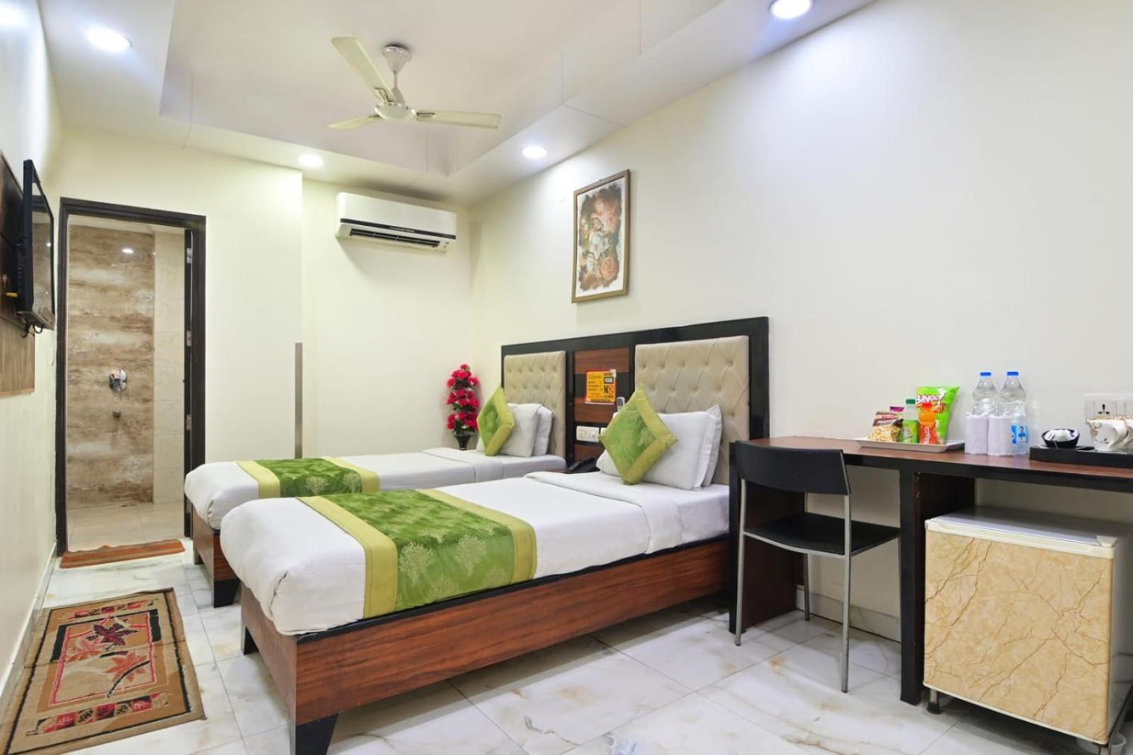 Hotel Emporio View - New Delhi Railway Station - Paharganj מראה חיצוני תמונה
