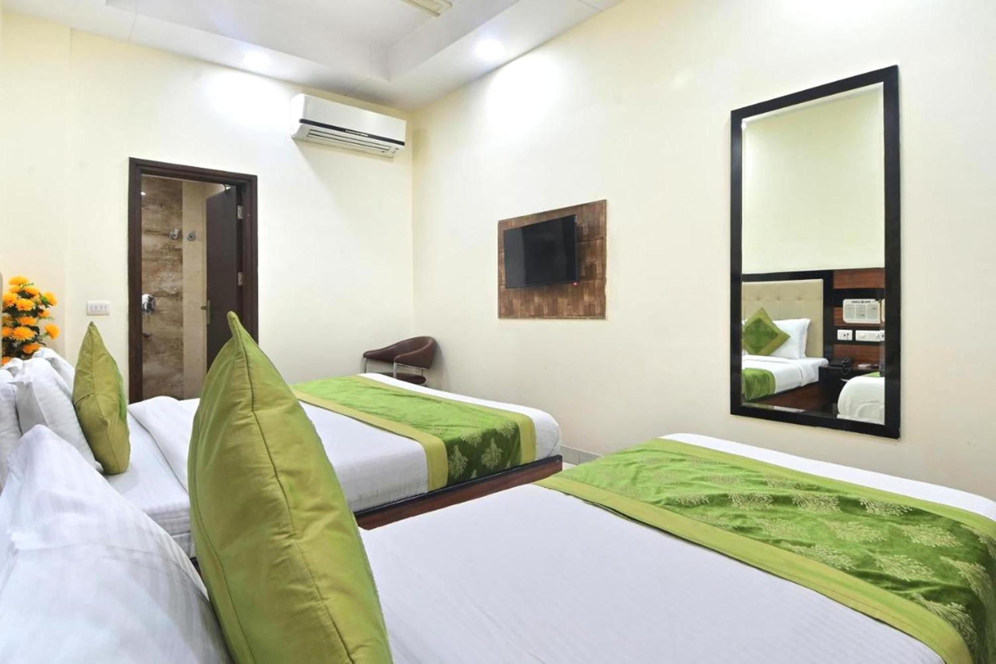 Hotel Emporio View - New Delhi Railway Station - Paharganj מראה חיצוני תמונה